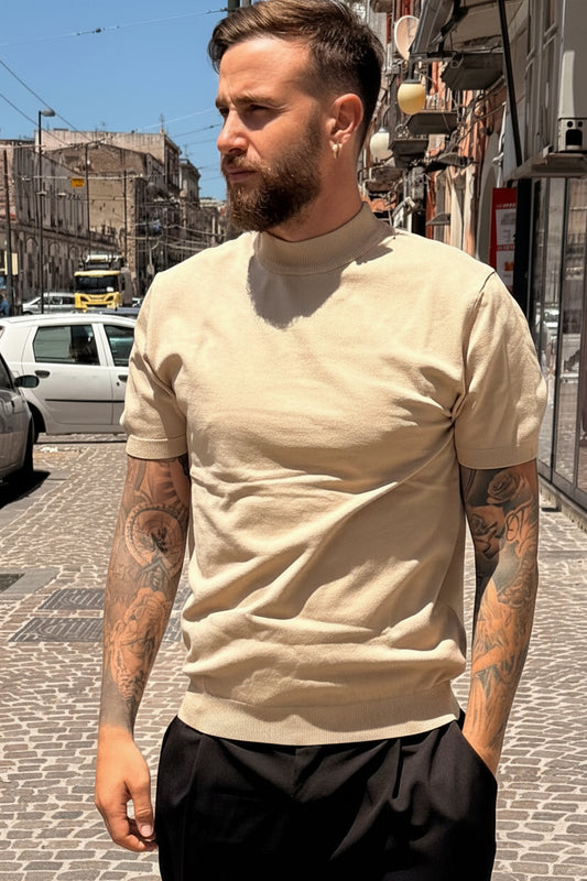 T-shirt in filo collo alto