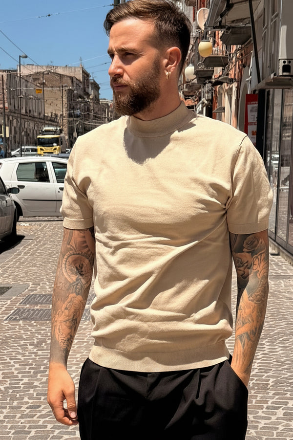 T-shirt in filo collo alto