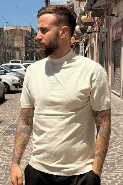 T-shirt in filo collo alto